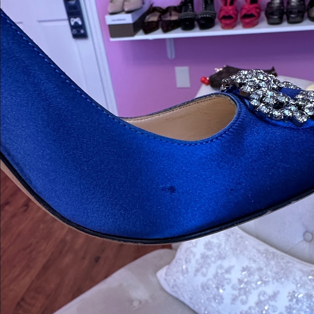 Manolo Blahnik Hangisi 115 Pump - Picture 8 of 8